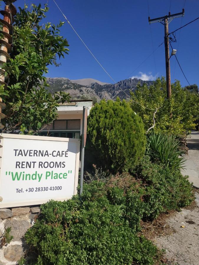 Windy Place Fourfourás Exterior photo